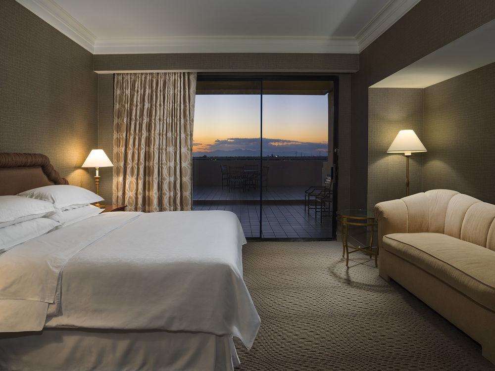 Sheraton Crescent Hotel Phoenix Exteriör bild