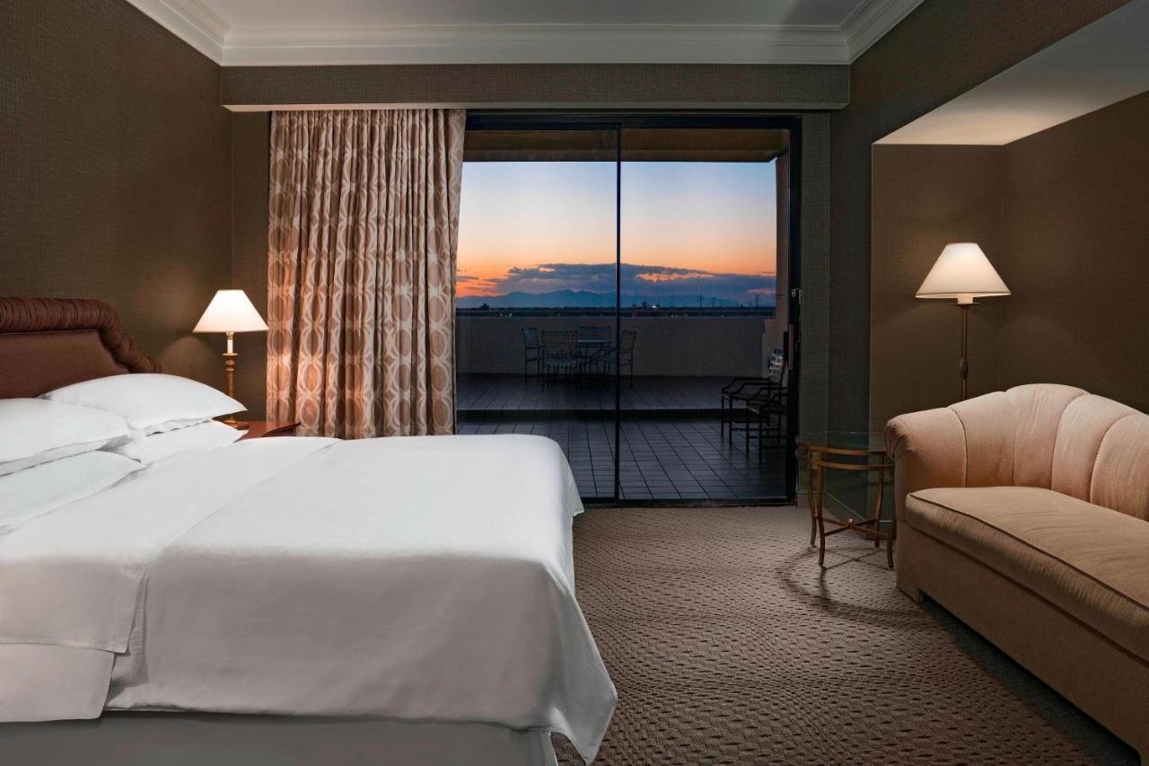 Sheraton Crescent Hotel Phoenix Exteriör bild
