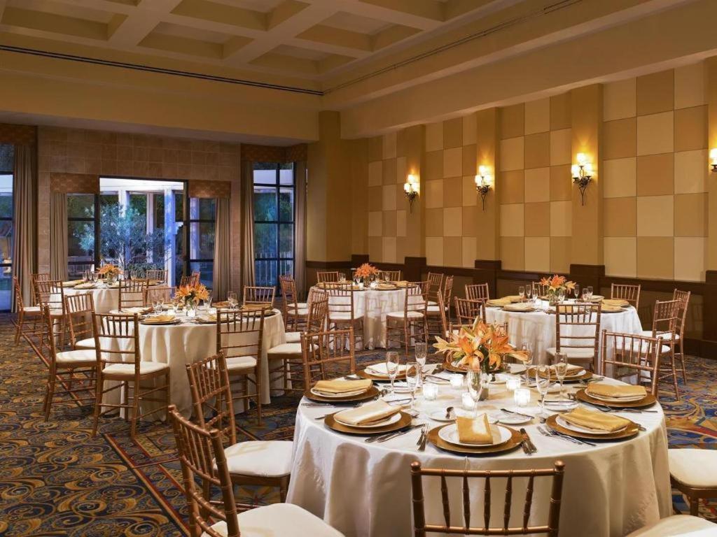 Sheraton Crescent Hotel Phoenix Exteriör bild