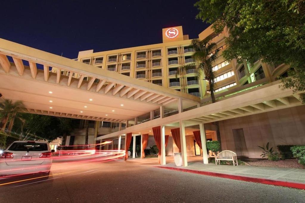 Sheraton Crescent Hotel Phoenix Exteriör bild